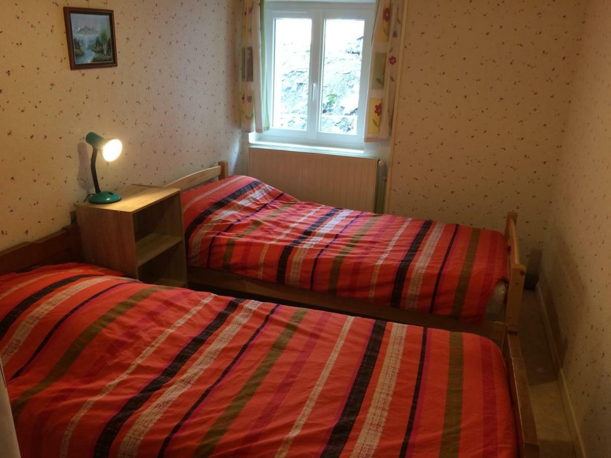 Vacances Au Pied Des Monts Du Cantal Laveissière Eksteriør bilde